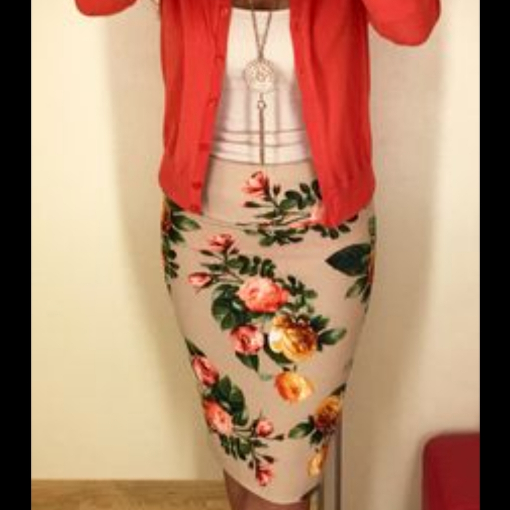 Lularoe Floral Cassie Skirt- Unicorn Print! EUC